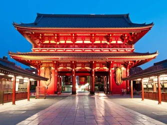 Buddhist temple in Taitō, Japan.webp