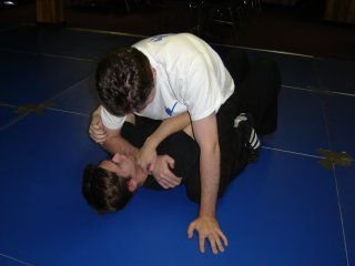 $mount-armbar-1.jpg