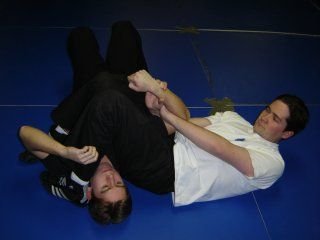 $mount-armbar-5.jpg