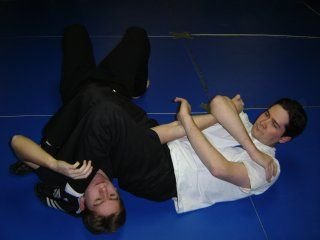 $mount-armbar-6.jpg