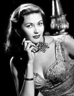 $yvonnedecarlo8-75.jpg