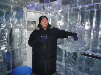 $Ice Bar Tyr.JPG